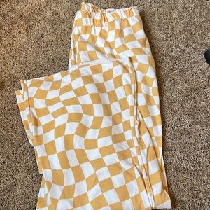 Wide leg checkered pant